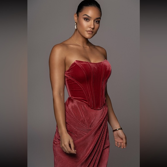 JLUXLABEL Tops - NEW JLUXLABEL Barberry City Lights Velvet Corset Top in Berry